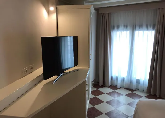 Πανσιόν Maddalena 3*